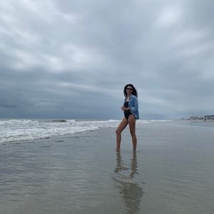 Meet your Posher, Ana